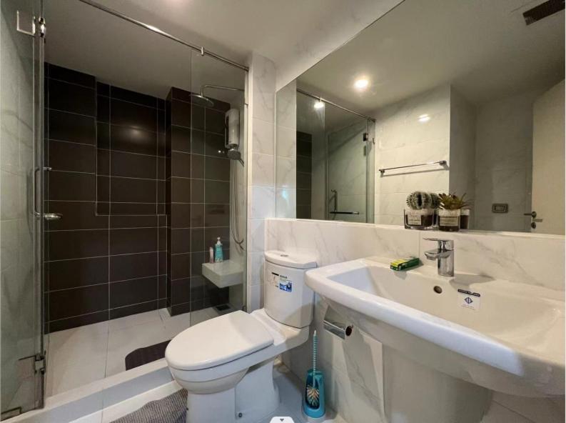Moonlight Goddess Apartment Банкок Екстериор снимка